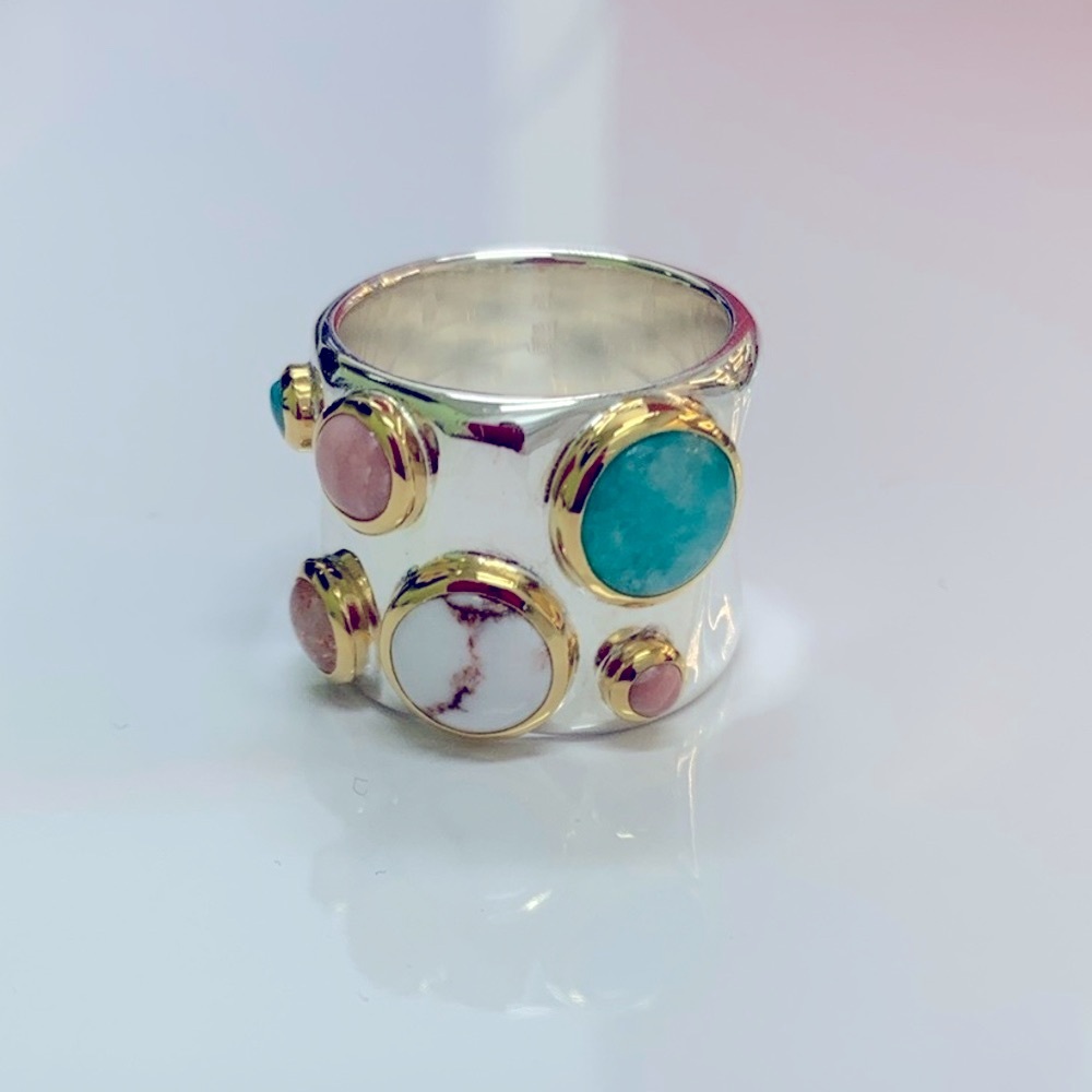 ANNA BECK BEAUTIFUL WAVY MULT-STONE RING🩵